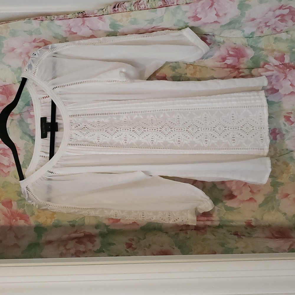 Karen Kane White Eyelet Peasant Style Top